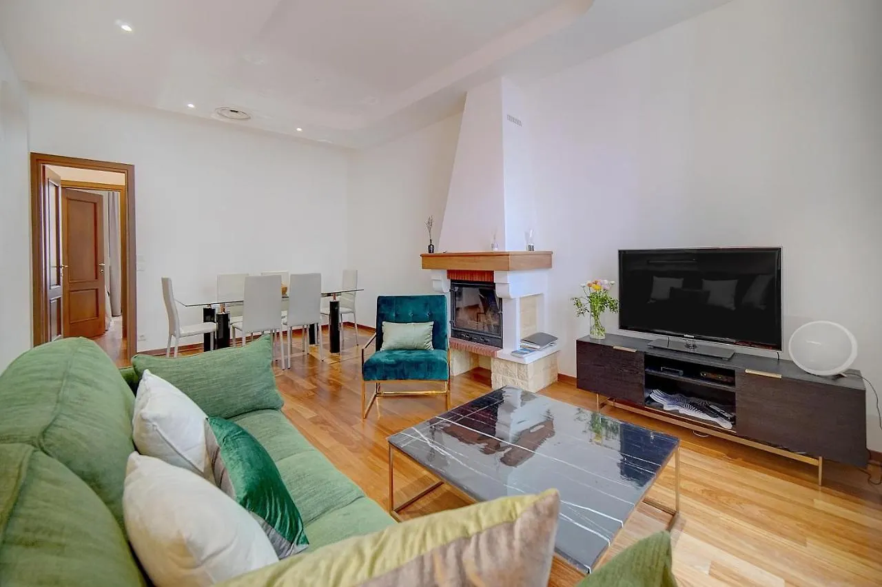 Appartement Charmant 3 Pieces Rue D'Antibes Cannes