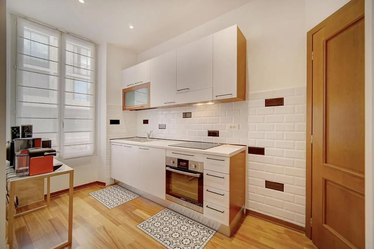 קאן Charmant 3 Pieces Rue D'Antibes